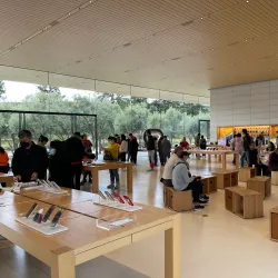 Apple Park Visitor Center - Cupertino