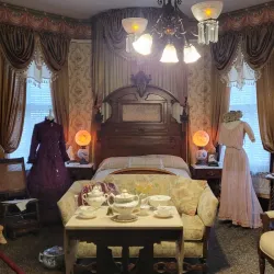 Meux Home Museum - Fresno