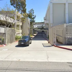 Hawthorne Plaza Shopping Center - Hawthorne