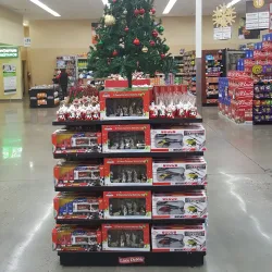 Hawthorne Plaza Shopping Center - Hawthorne