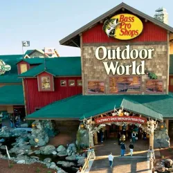 Bass Pro Shops - Manteca