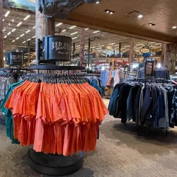 Bass Pro Shops - Manteca