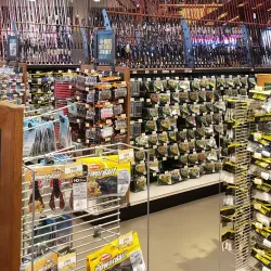 Bass Pro Shops - Manteca