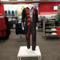 Gateway Plaza Shopping Center - Norwalk