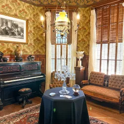 Heritage House - Riverside