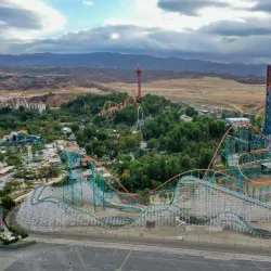Six Flags Magic Mountain - Santa Clarita