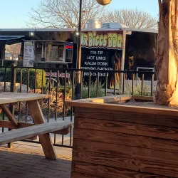 Tracy Outlets - Tracy