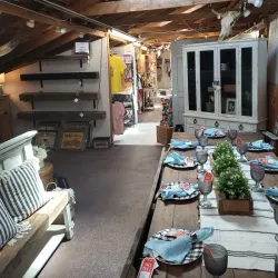 The Barn Antique Mall - Monument