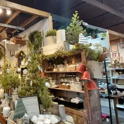 The Barn Antique Mall - Monument