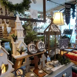 The Barn Antique Mall - Monument