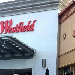 Trumbull Shopping Center - Trumbull