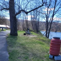 Farmington River Trail - Windsor