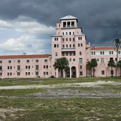 Harder Hall Hotel - Avon Park