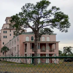 Harder Hall Hotel - Avon Park