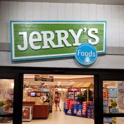 Jerry’s Creekside Market - Cape Coral