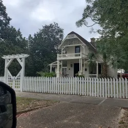 DeFuniak Springs Community Center - Defuniak Springs