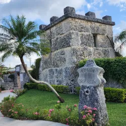 Coral Castle Museum - Homestead