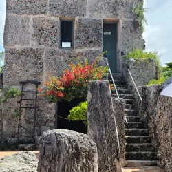 Coral Castle Museum - Homestead
