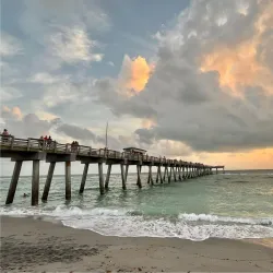Sharky's on the Pier - Venice