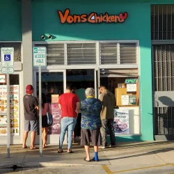 Waimalu Shopping Center - Pearl City