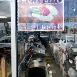 Waimalu Shopping Center - Pearl City