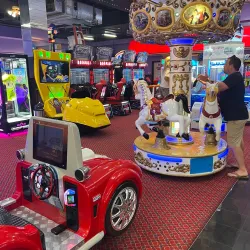 Queen Kaahumanu Center - Wailuku