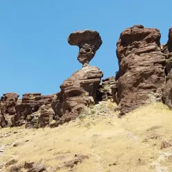 Balanced Rock - Twin Falls