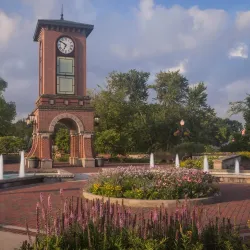 Algonquin Riverwalk Park - Algonquin