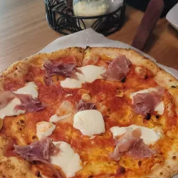 The Ice House - Arlington Heights