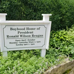 Ronald Reagan Boyhood Home - Dixon