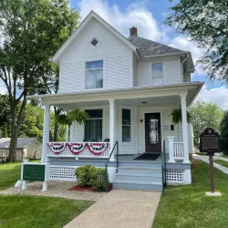 Ronald Reagan Boyhood Home - Dixon