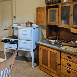 Ronald Reagan Boyhood Home - Dixon