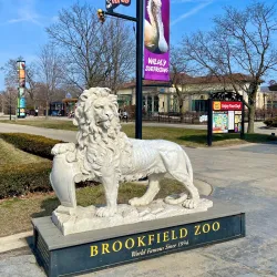 Brookfield Zoo (nearby) - La Grange Park