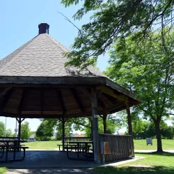 Schuh Farm Park - Streamwood