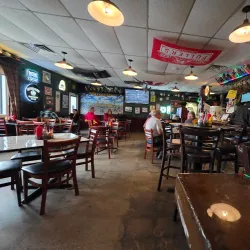 The Mucky Duck Pub & Eatery - Ames