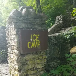 Ice Cave Park - Decorah