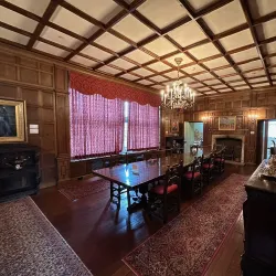 Salisbury House & Gardens - Urbandale