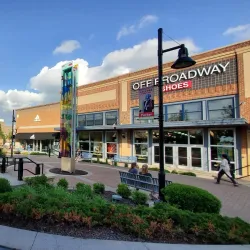 Legends Outlets Kansas City - Kansas City