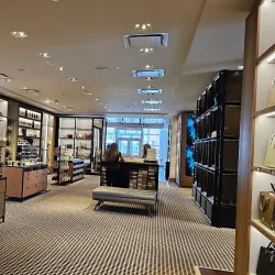 Legends Outlets Kansas City - Kansas City