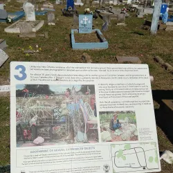 Holt Cemetery - Alexandria