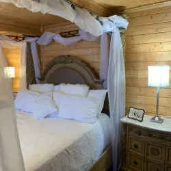 The Pillars of Laurel - Laurel