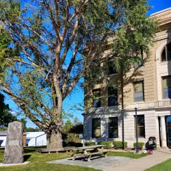 Linn County Courthouse - Brookfield