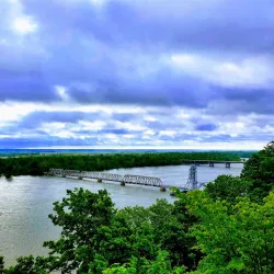 Hannibal Riverfront and Riverview Park - Hannibal