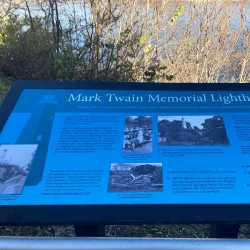 Mark Twain Memorial Lighthouse - Hannibal