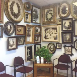 Leila's Hair Museum - Independence