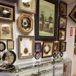 Leila's Hair Museum - Independence