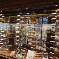 Bass Pro Shops Outdoor World - Nixa