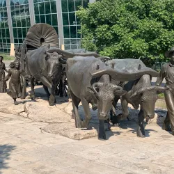 Bob Boozer Statue and Sculpture Park - Omaha
