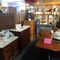 Sparks Antique Mall - Sparks