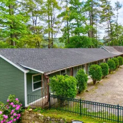 The Holderness Inn - Holderness